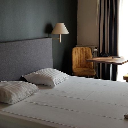 Hotel Aviation Saint-Gilles Kültér fotó
